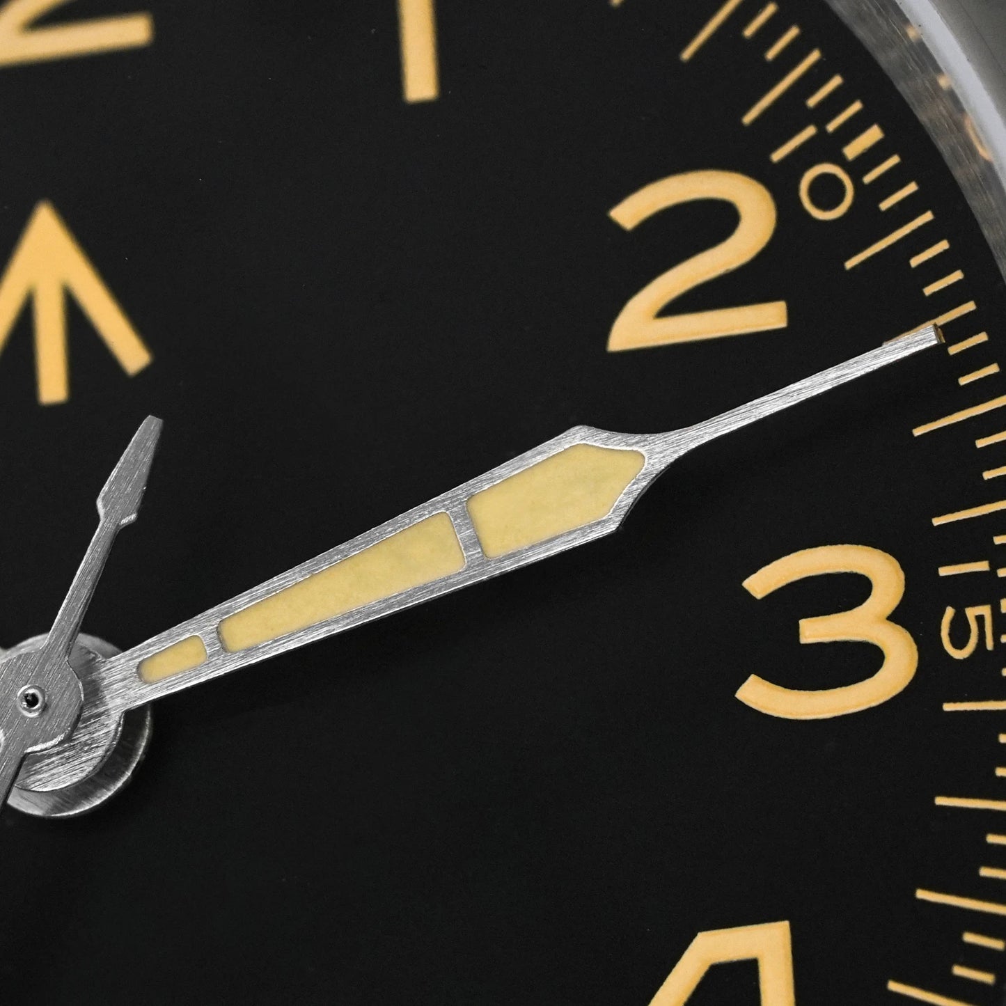 Militado ML08 V2 Vintage-Quarzuhr Military VH31-Uhrwerk Doppeltes Saphirglas C3 BGW-9 Leuchtend Wasserdicht 38mm Uhr