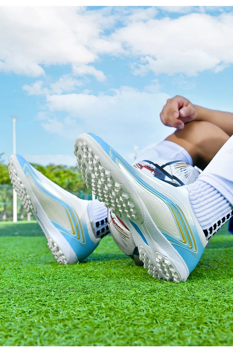 Nouvelles chaussures de football pour hommes TF/FG, chaussures de football professionnelles de haute qualité, chaussures de futsal unisexes pour femmes, vente chaude, crampons ultralégers, baskets.