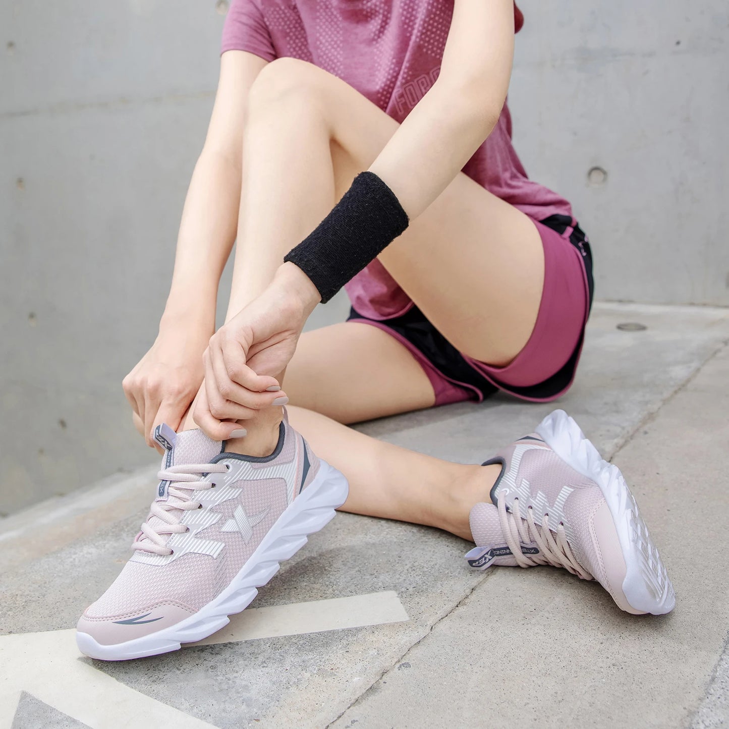 Xtep Women's Running Shoes New Fashion Lightweight Sneakers for Women Breathable Cushioning Sports Shoes Female 879318110073