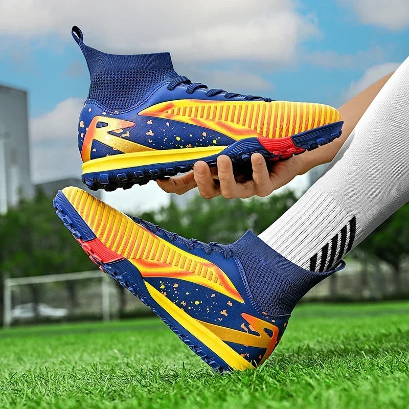 Nouvelles chaussures de football pour hommes, antidérapantes, pour futsal, à haute cheville, pour intérieur et extérieur, chaussures de sport de haute qualité, bottes de football ultralégères antidérapantes
