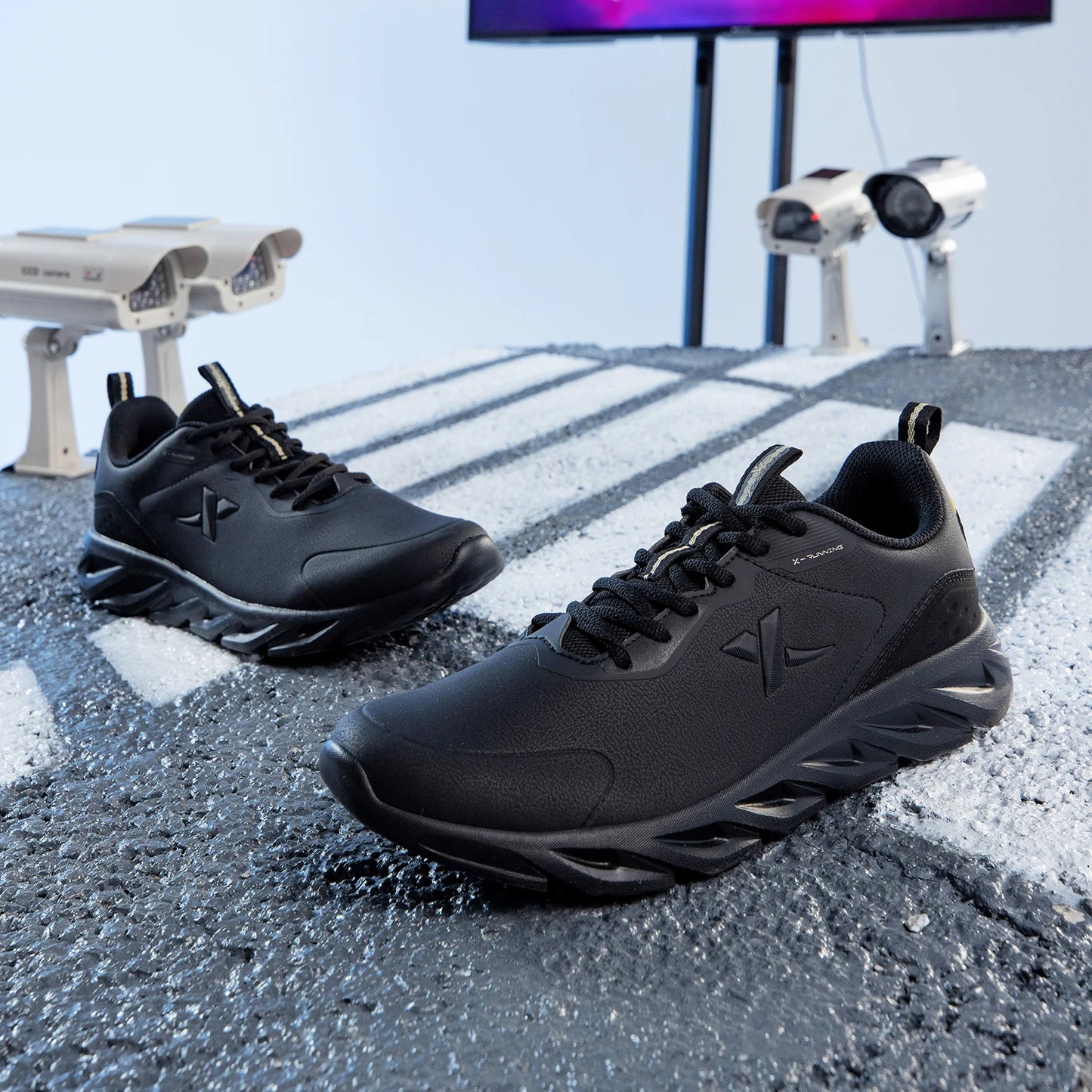 Xtep Running Shoes For Men 2021 Winter Street Casual Men's Sports Shoes Wear-Resistant Support Cushion Sneakers 879419110080