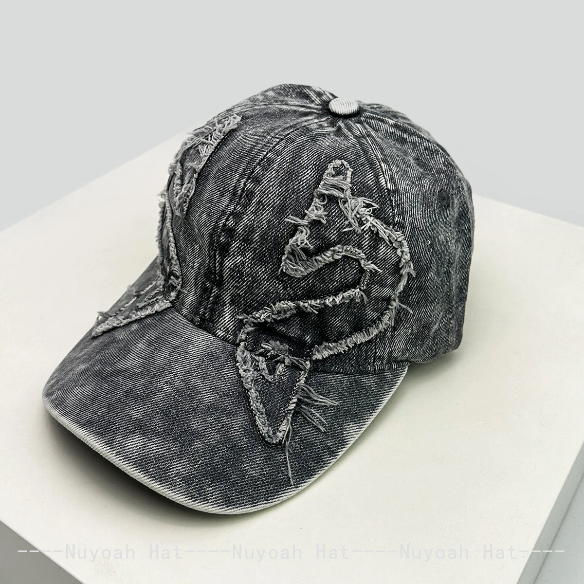 New Men Women Personal Embroidered Wing Double-edged Blade Baseball Hats Sunshade Distress Versatile Street Peaked Caps Fashion