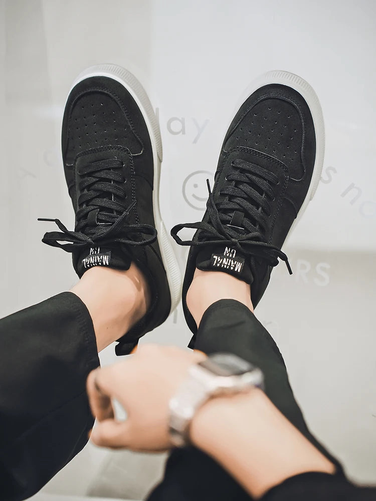1 par de sapatilhas desportivas casuais de skate, confortáveis e modernas, com parte superior ajustada que se adapta ao pé e sola antiderrapante,