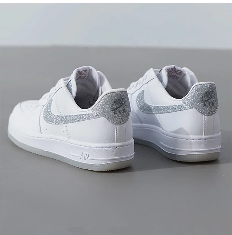Originální nové dámské klasické minimalistické volnočasové tenisky Nike HQ3461-191
