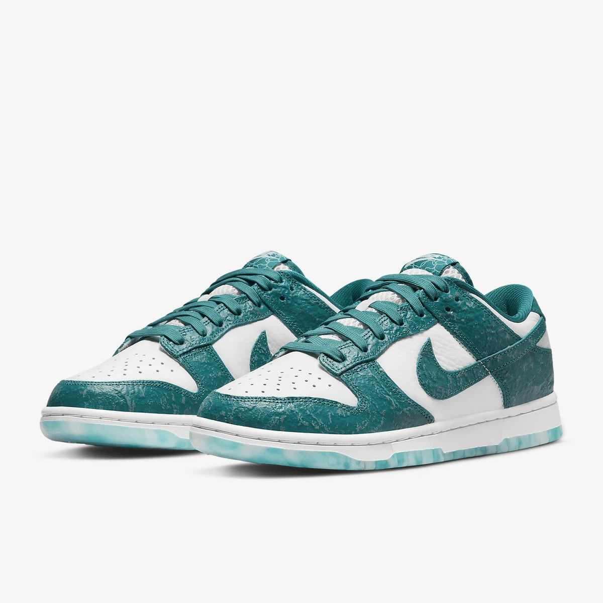Nike Official Authentic Dunk Low Γυναικεία Ελαφριά Αθλητικά Παπούτσια με Αντικραδασμική Προστασία σε Ρετρό Στυλ DV3029-100