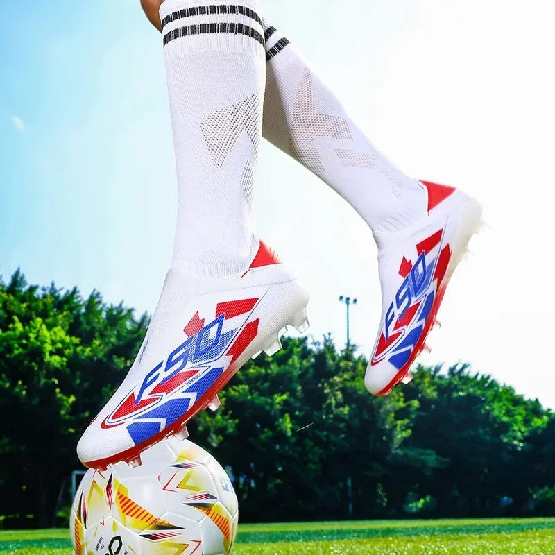 Nouvelles chaussures de football pour hommes, mi-hautes, légères, très vendues, pour l'entraînement sur herbe, antidérapantes, crampons de haute qualité pour l'extérieur.