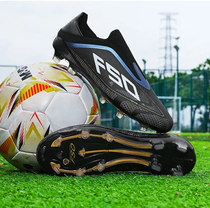 Nouvelles chaussures de football pour hommes, crampons de haute qualité, bottes de football pour terrain en herbe, idéales pour les matchs en extérieur, baskets légères mi-hautes, très vendues, antidérapantes, pour l'e