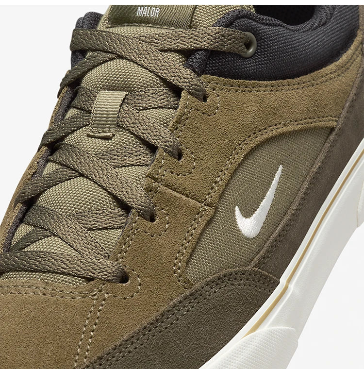 Nike Authentic SB Malor – slitstarka sportskor med snörning och låg skaft för män FV6064-100
