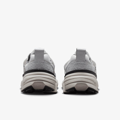 „Nike“ originalūs „V2K Run“ moteriški lengvi retro sportiniai bateliai FN6703-002