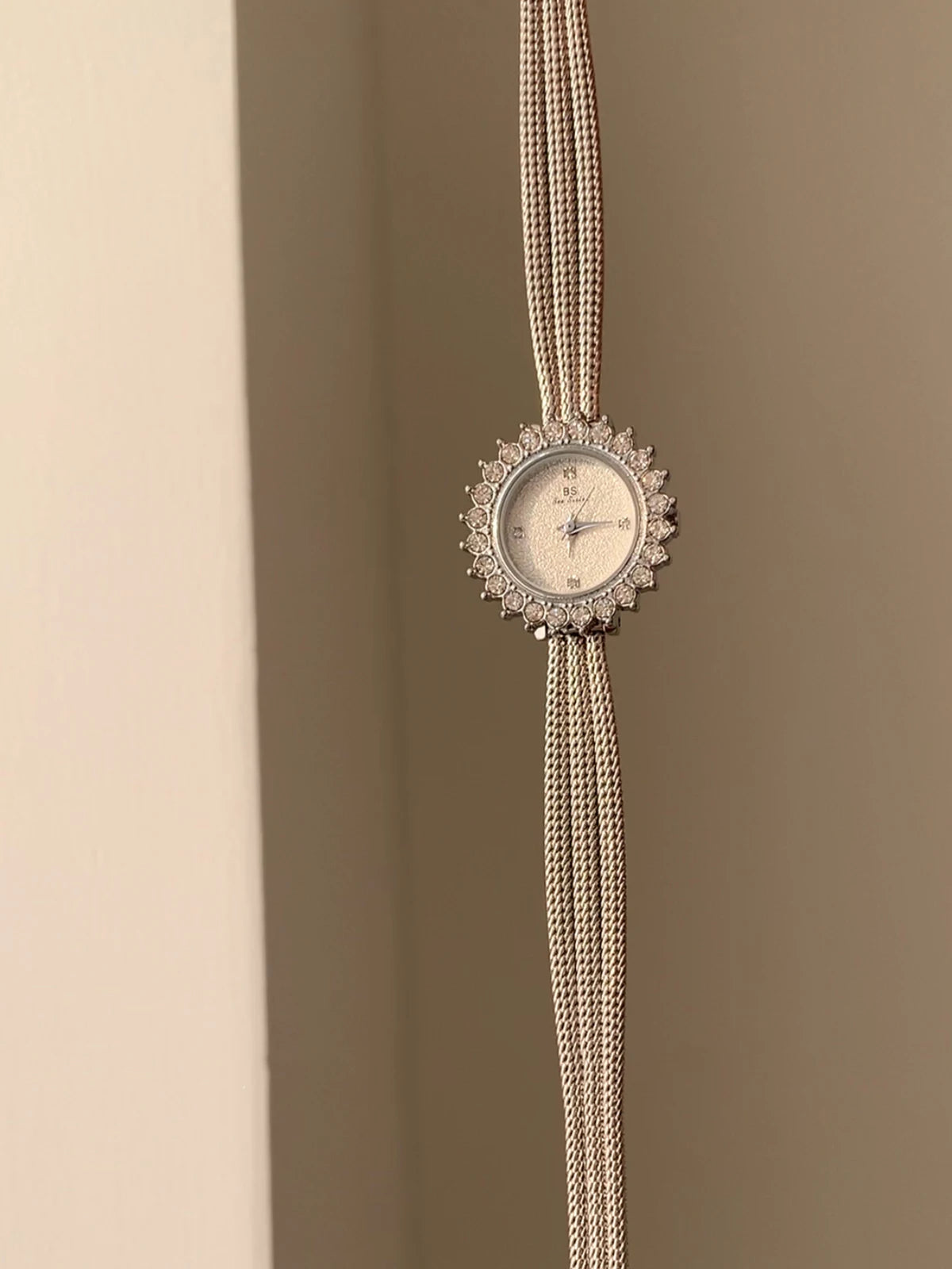 2025 Luxury Elegant Women's Watches Sunflower Diamond Unique Strap  Ladies' Watch Luxury Gift Clock Wristwatches