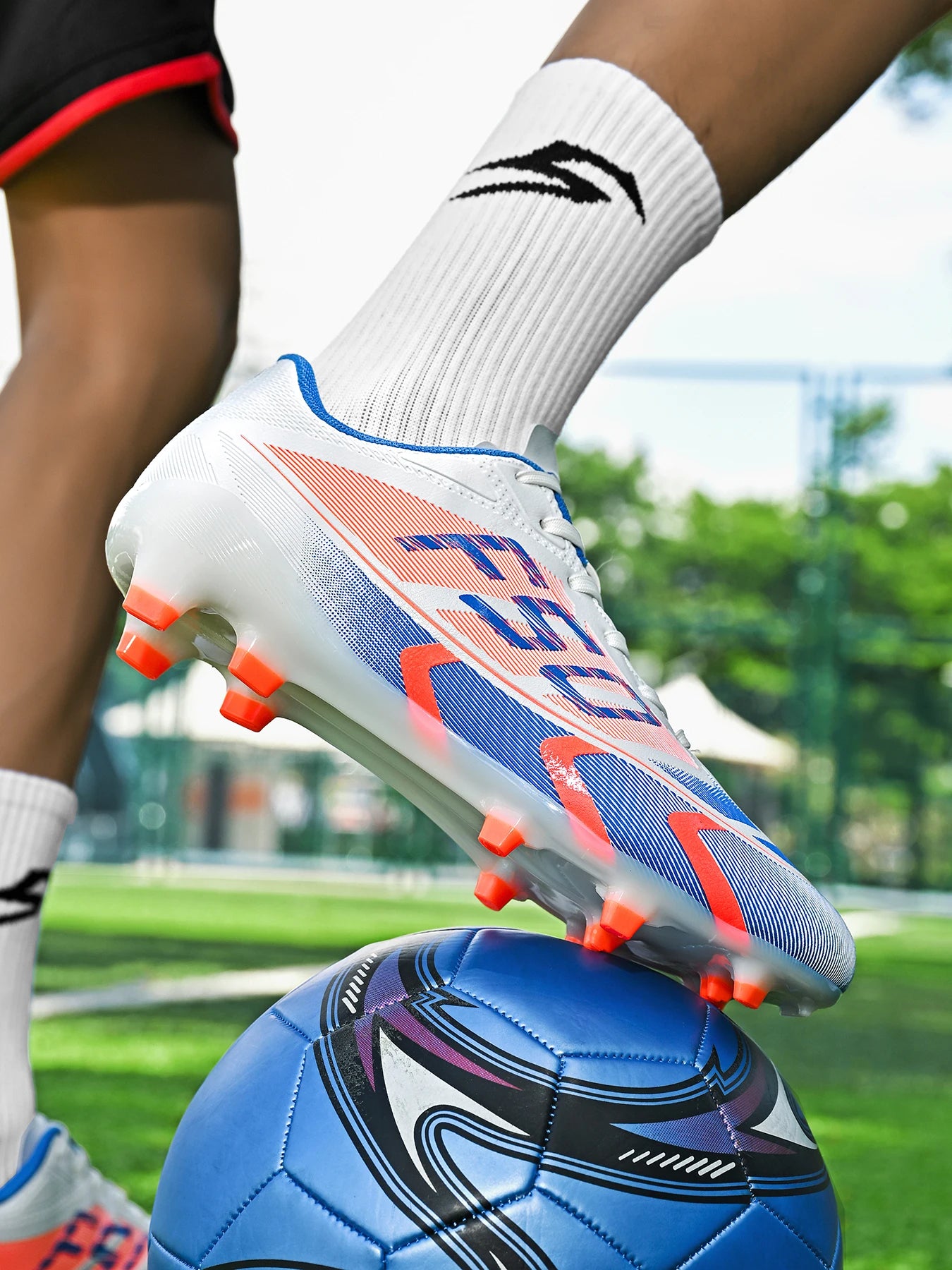 Professional Grass AG /FG Soccer Shoes PU Fabric Integrated Upper TPU Tough Sole Wear Resistant Anti-slip Youth Footwear