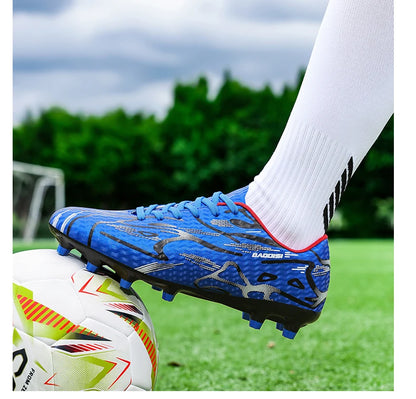 Nouvelles chaussures de football professionnelles pour hommes, chaussures de football antidérapantes, unisexes, respirantes, chaussures de futsal, nouvelles chaussures à crampons, livraison directe, ultralégères