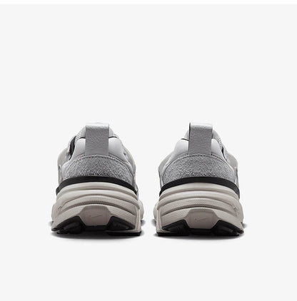„Nike“ originalūs „V2K Run“ moteriški lengvi retro sportiniai bateliai FN6703-002