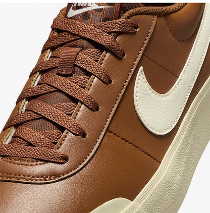 Nike originalne moške retro lahke superge Court Shot FQ8146-201