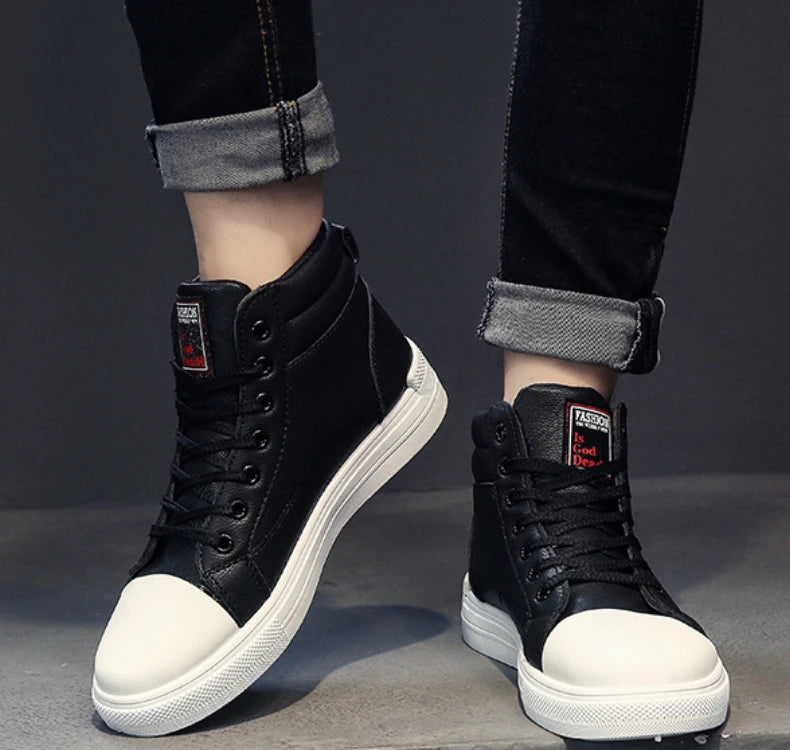 2025 new  Breathable soft sole Men's Casual Sports Shoes Korean Fashion Student jogging shoes youth board shoes