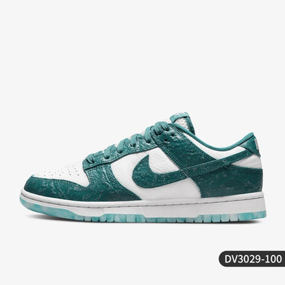 Nike Official Authentic Dunk Low Γυναικεία Ελαφριά Αθλητικά Παπούτσια με Αντικραδασμική Προστασία σε Ρετρό Στυλ DV3029-100