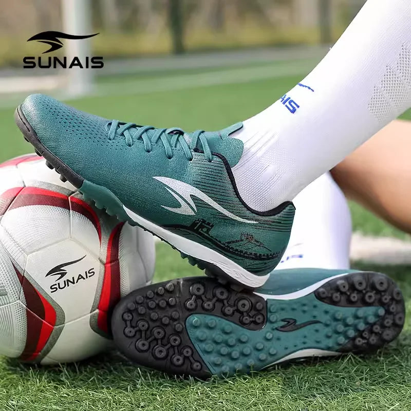 Chaussures de football SUNAIS légères pour terrain synthétique, coupe basse avec maintien de la cheville, spéciales pour terrains en plastique/aires de jeux scolaires