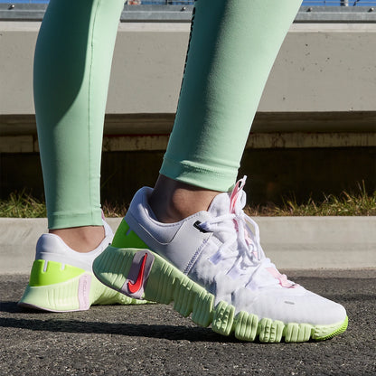 Nike Original Free Metcon 5 Damen-Leichtgewicht-Sportschuhe für das Training DV3950-104