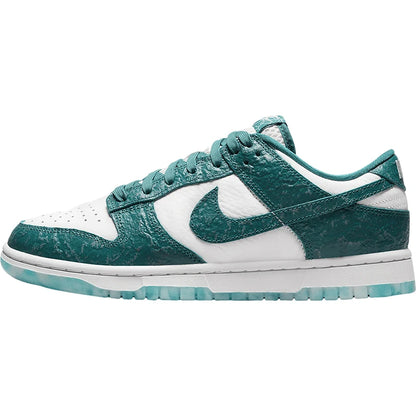 Nike Official Authentic Dunk Low Γυναικεία Ελαφριά Αθλητικά Παπούτσια με Αντικραδασμική Προστασία σε Ρετρό Στυλ DV3029-100