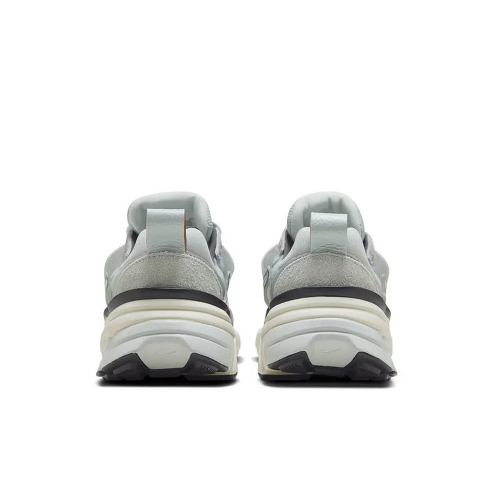 Nike W V2K RUN Scarpe da corsa casual da donna per lo stile di vita atletico: antiscivolo, resistenti e traspiranti FN6703-003