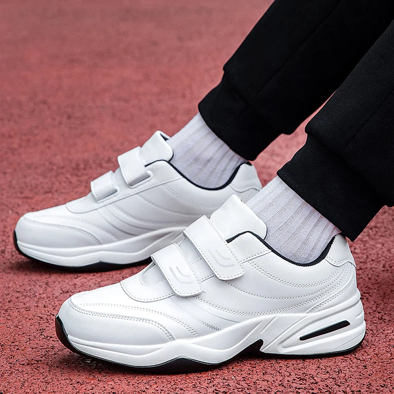 Sneakers da uomo in pelle regolabili con chiusura a strappo, scarpe sportive casual, sneakers bianche, scarpe da ginnastica sportive da uomo