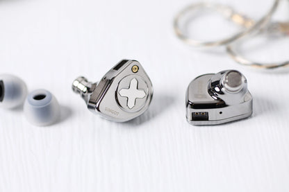 SIMGOT EW300 1DD+1Planar+1PZT Hybrid Driver IEM HIFI Earphones with Detachable Nozzles Silver-Plated OFC IEM Cable for Musician