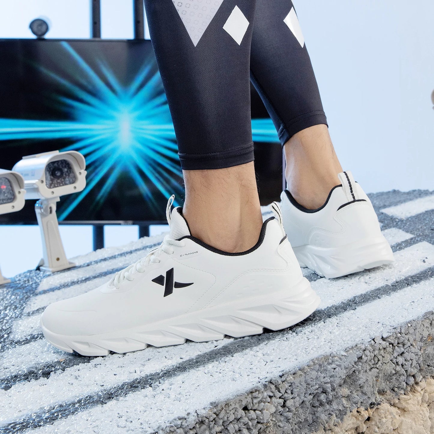 Xtep Running Shoes For Men 2021 Winter Street Casual Men's Sports Shoes Wear-Resistant Support Cushion Sneakers 879419110080
