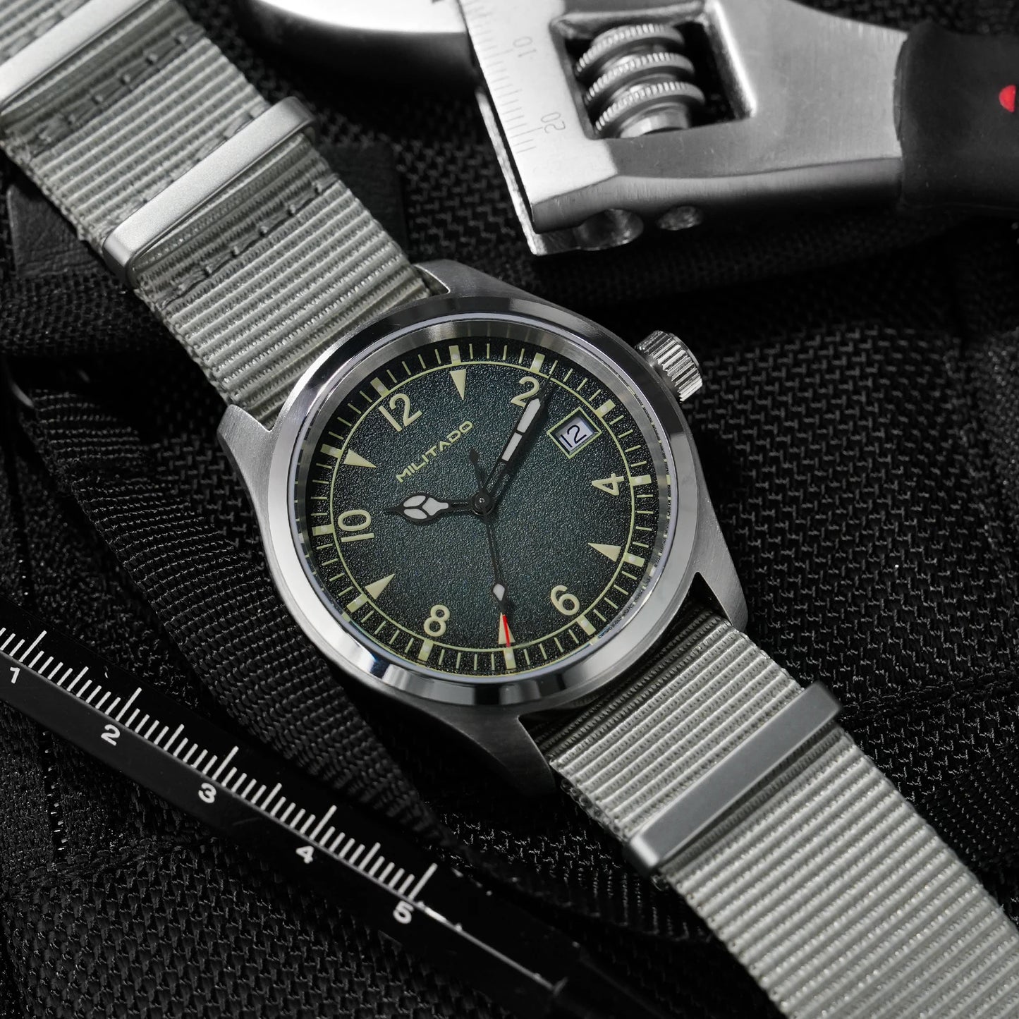 Militado ML08 Switzerland Ronda 515 Quartz Movement Double Sapphire Crystal  BGW9 Luminous 10Bar Waterproof 38mm Vintage Watch